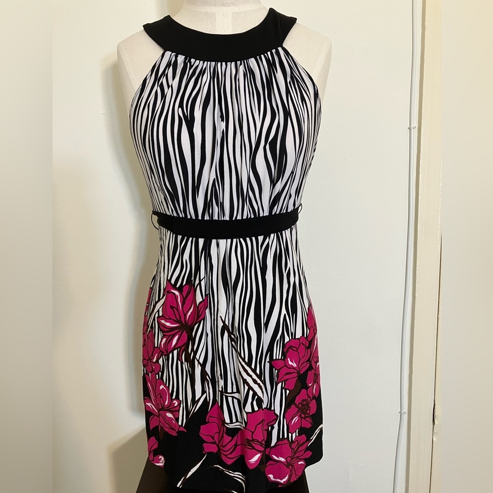 Rampage Juniors zebra and flower print sleeveless tunic size medium